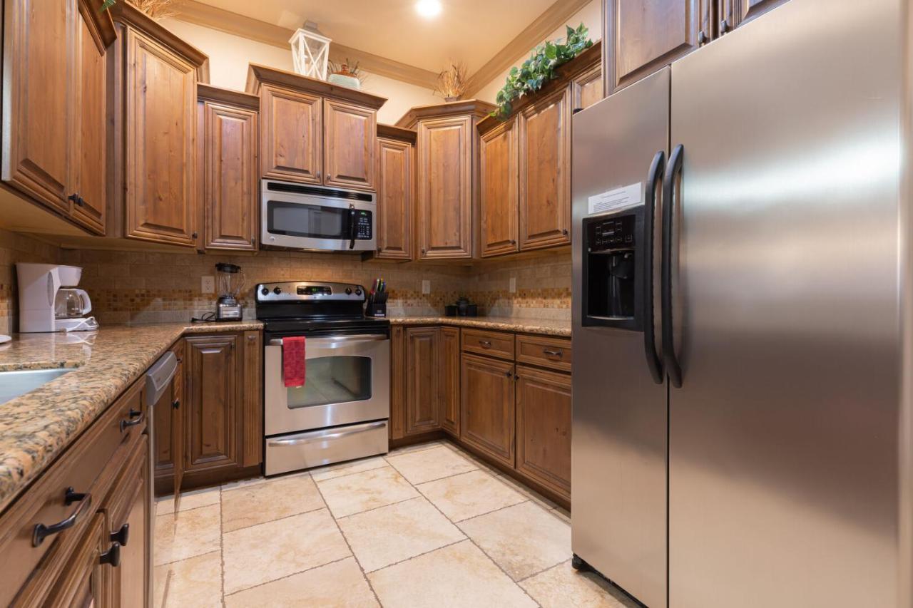 D5-Coral Springs Poolside-Ground Floor 3-Bedroom Hillside View هوريكاين الغرفة الصورة