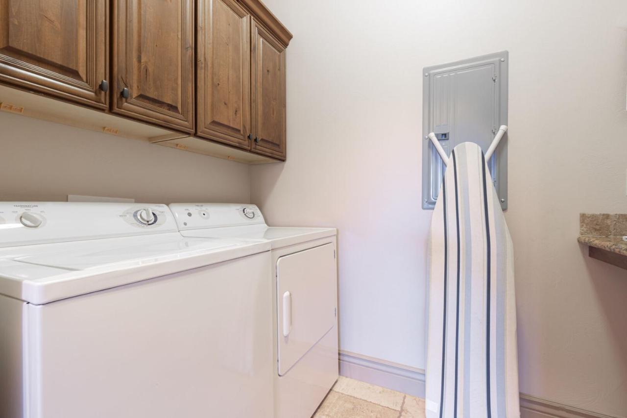 D5-Coral Springs Poolside-Ground Floor 3-Bedroom Hillside View هوريكاين الغرفة الصورة